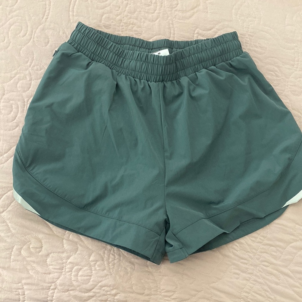 NWOT ALPHALETE Stride shorts